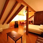 Calvy Hotel