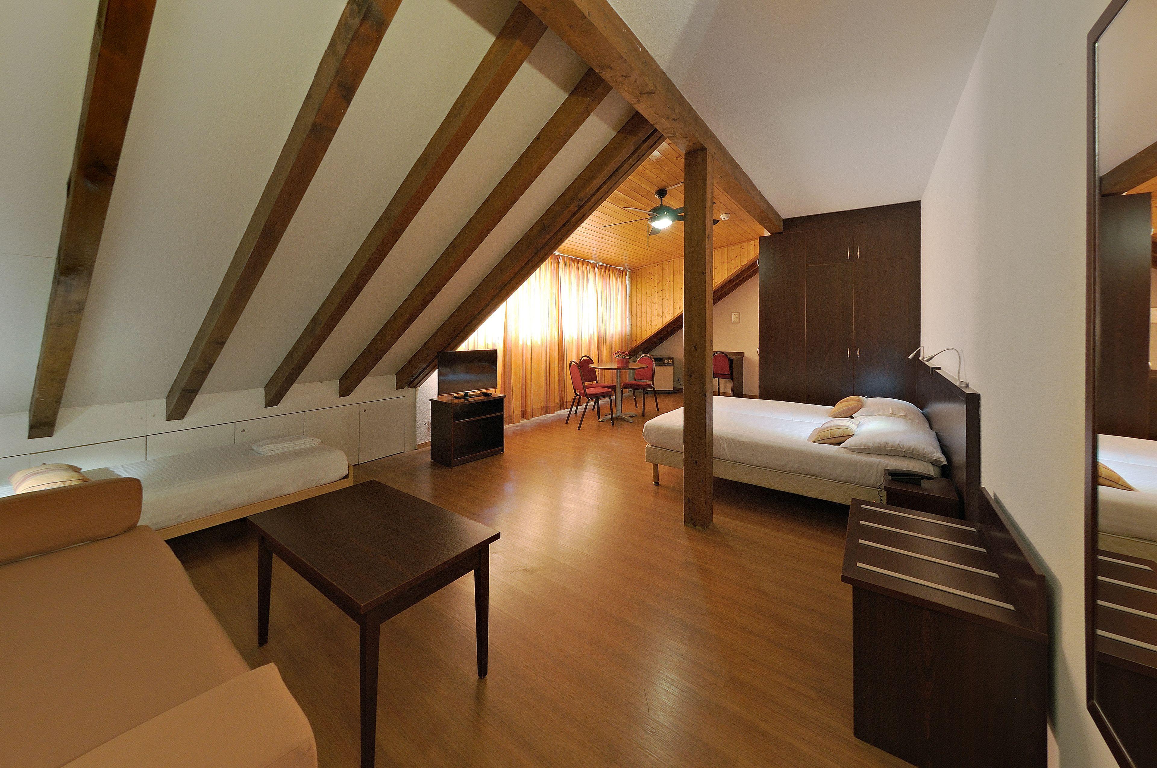 Calvy Hotel